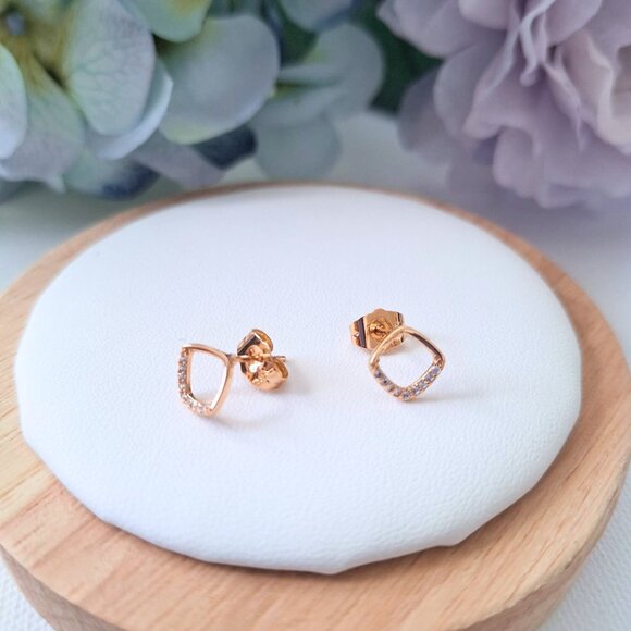 🟠✨Set of 2 Pairs of Earrings – Rose Gold Plated with Clear Crystals - Picture 5 of 6